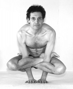 kukutasana Rodolphe Ysananda Yoga