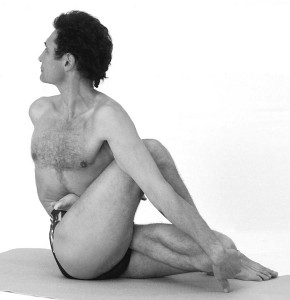 matsyendrasana Rodolphe Ysananda Yoga
