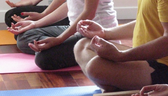 Méditation et relaxation au centre ysananda yoga à bordeaux centre, yoga bordeaux chartrons
