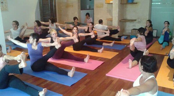 Cours hatha yoga au centre ysananda yoga à bordeaux